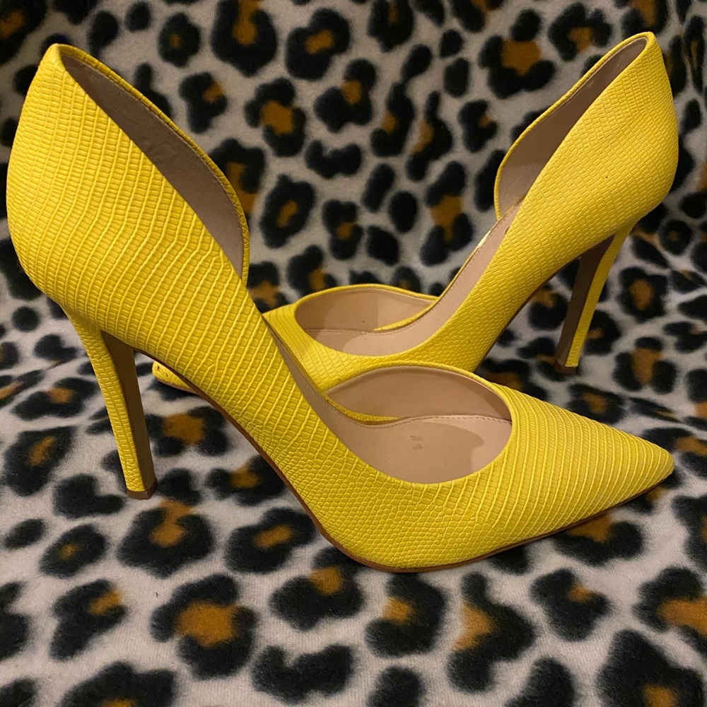 Did somebody say YELLOW? Jessica Simpson Size 10